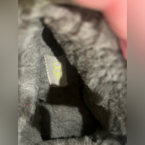 Green Ugg boots! - Picture 3 of 5